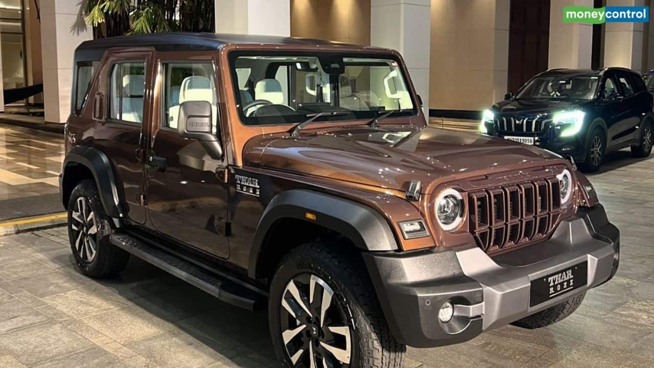 Mahindra Thar ROXX को एक घंटे में मिली रिकॉर्ड 1.76 लाख बुकिंग, दशहरा से शुरू होगी डिलीवरी