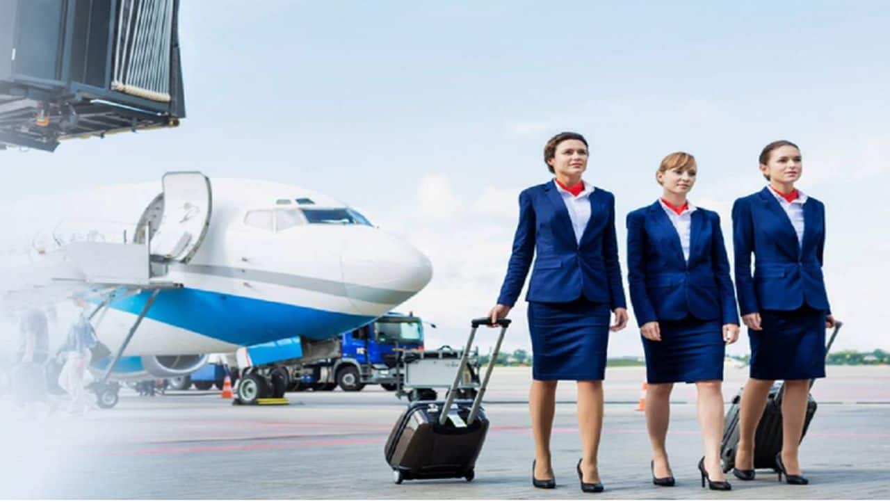 Air hostess Salary: एयरहोस्टेस को मिलती है कितनी सैलेरी? डोमेस्टिक और इंटरनेशनल फ्लाइट में मिलता है इतना वेतन और अलाउंस