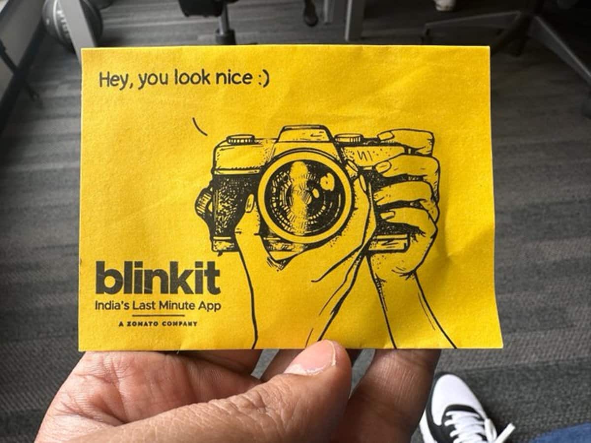Blinkit से घर बैठे 10 मिनट में पाएं पासपोर्ट साइज फोटो, शुरू हुई नई सर्विस