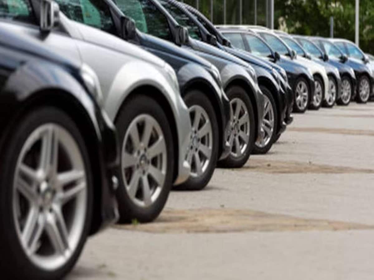 Auto sales in August 2024: Maruti Suzuki, Tata Motors की बिक्री में गिरावट, लेकिन Toyota, MG Motor और Kia ने जमकर बेची गाड़ियां