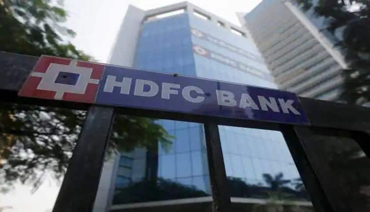 HDFC Bank के शेयरों में ₹6,997 करोड़ की ब्लॉक डील, 4.7 करोड़ शेयरों की हुई बिक्री – hdfc bank shares block deal stocks worth rs 6997 crore changed hands on august 30 details