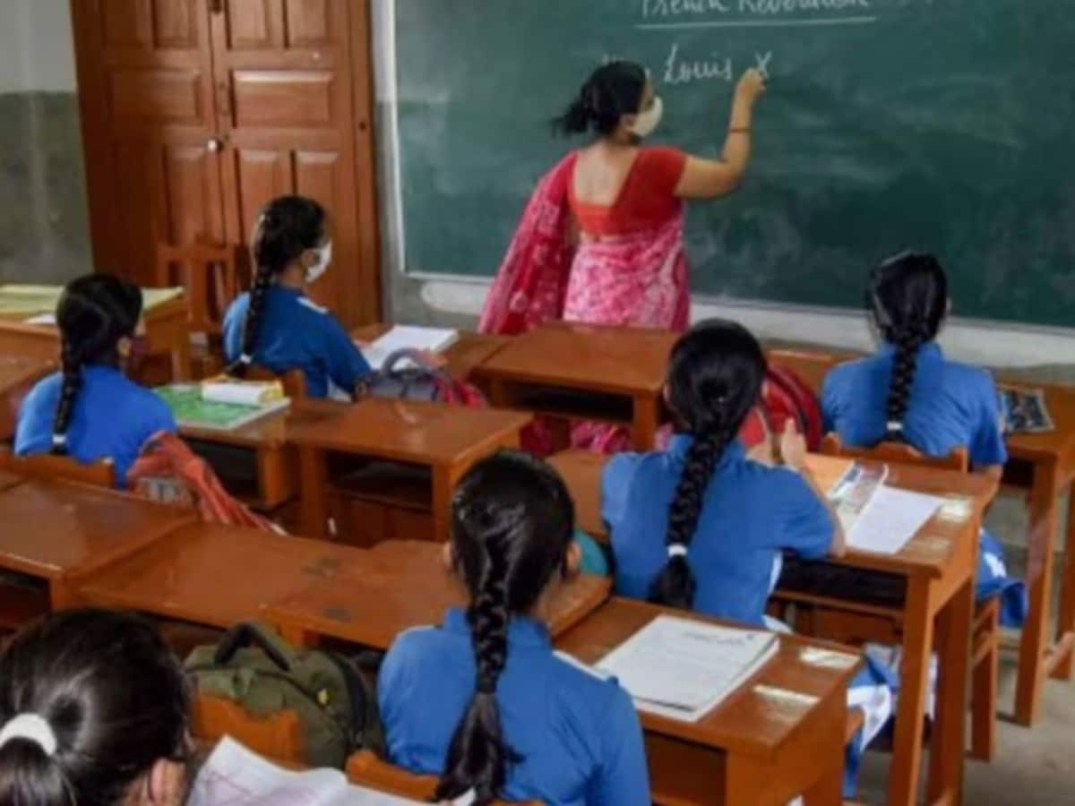 UP News: 69 हजार सहायक शिक्षक भर्ती की फिर बनेगी सूची, अभी जिन्हें मिली है नियुक्ति, उनके लिए कोर्ट का ये है आदेश UP News: 69 हजार सहायक शिक्षक भर्ती की फिर बनेगी सूची, अभी जिन्हें मिली है नियुक्ति, उनके लिए कोर्ट का ये है आदेश