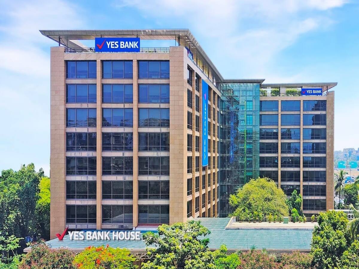 Yes Bank News: 19 साल बाद यस बैंक से विदाई, ऐसे अहम समय पर अमित सुरेका ने दिया इस्तीफा Yes Bank News: 19 साल बाद यस बैंक से विदाई, ऐसे अहम समय पर अमित सुरेका ने दिया इस्तीफा