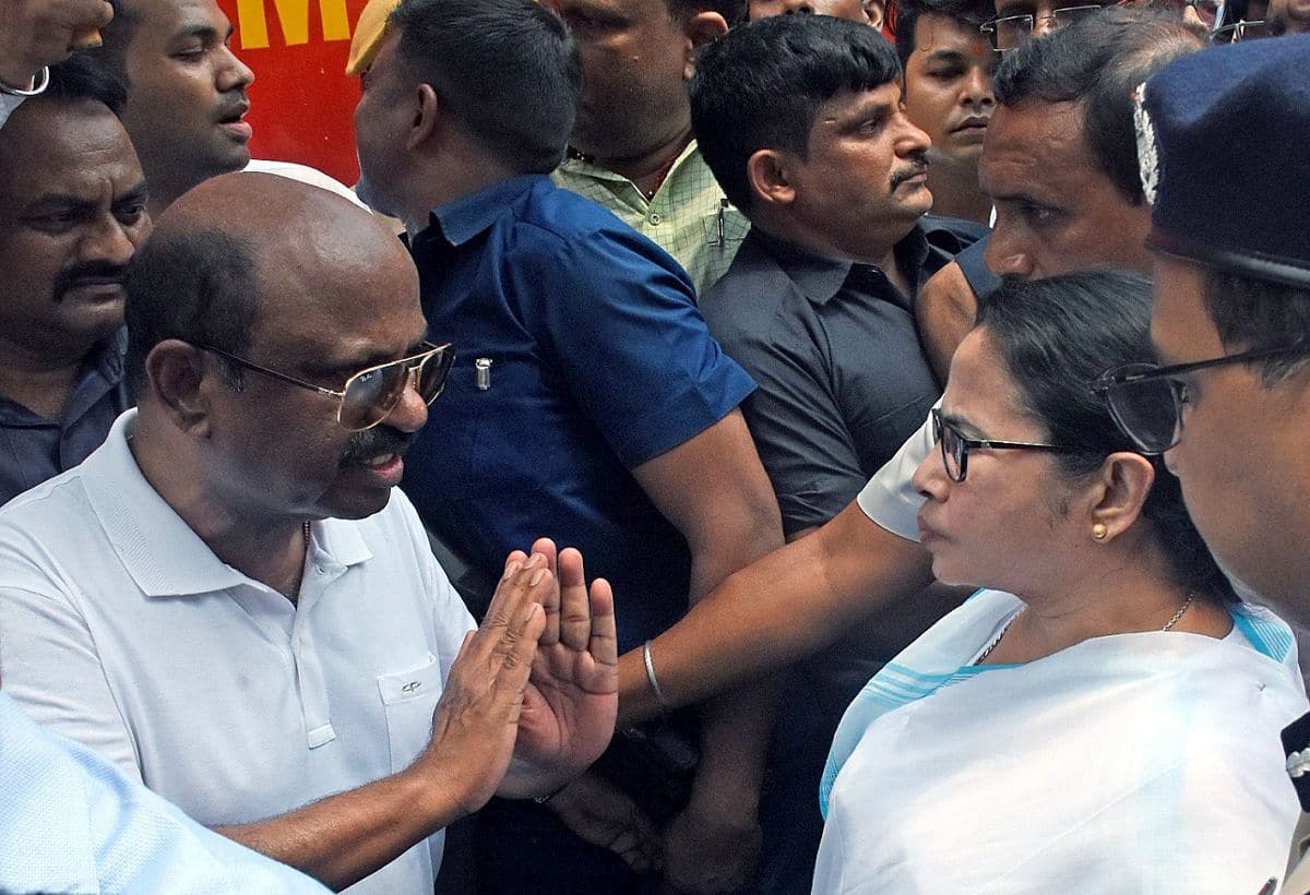 Kolkata Rape-Murder Case: सीएम ममता का 'सामाजिक बहिष्कार' करेंगे बंगाल के राज्यपाल, जानिए क्यों