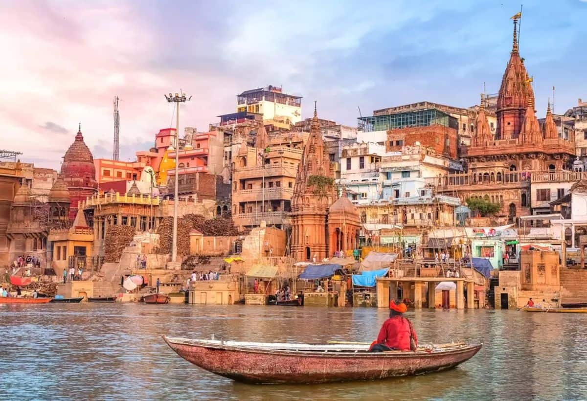 धर्म नगरी चित्रकूट में नहीं मिल रहा है कच्चा नारियल, प्रशासन ने बिक्री पर लगाई रोक, जानिए बड़ी वजह