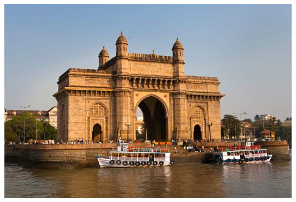 मुंबई में आज गेटवे ऑफ इंडिया रहेगा बंद, पर्यटक नहीं कर पाएंगे दीदार, ये है बड़ी वजह मुंबई में आज गेटवे ऑफ इंडिया रहेगा बंद, पर्यटक नहीं कर पाएंगे दीदार, ये है बड़ी वजह