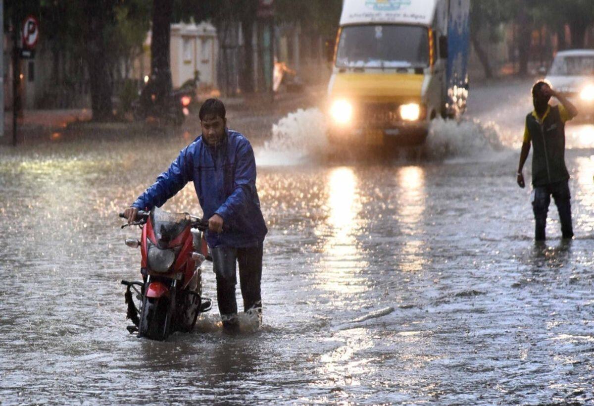 Weather Updates: इन राज्यों में अगले 7 दिनों तक झमाझम बारिश के आसार, दिल्ली में येलो अलर्ट जारी