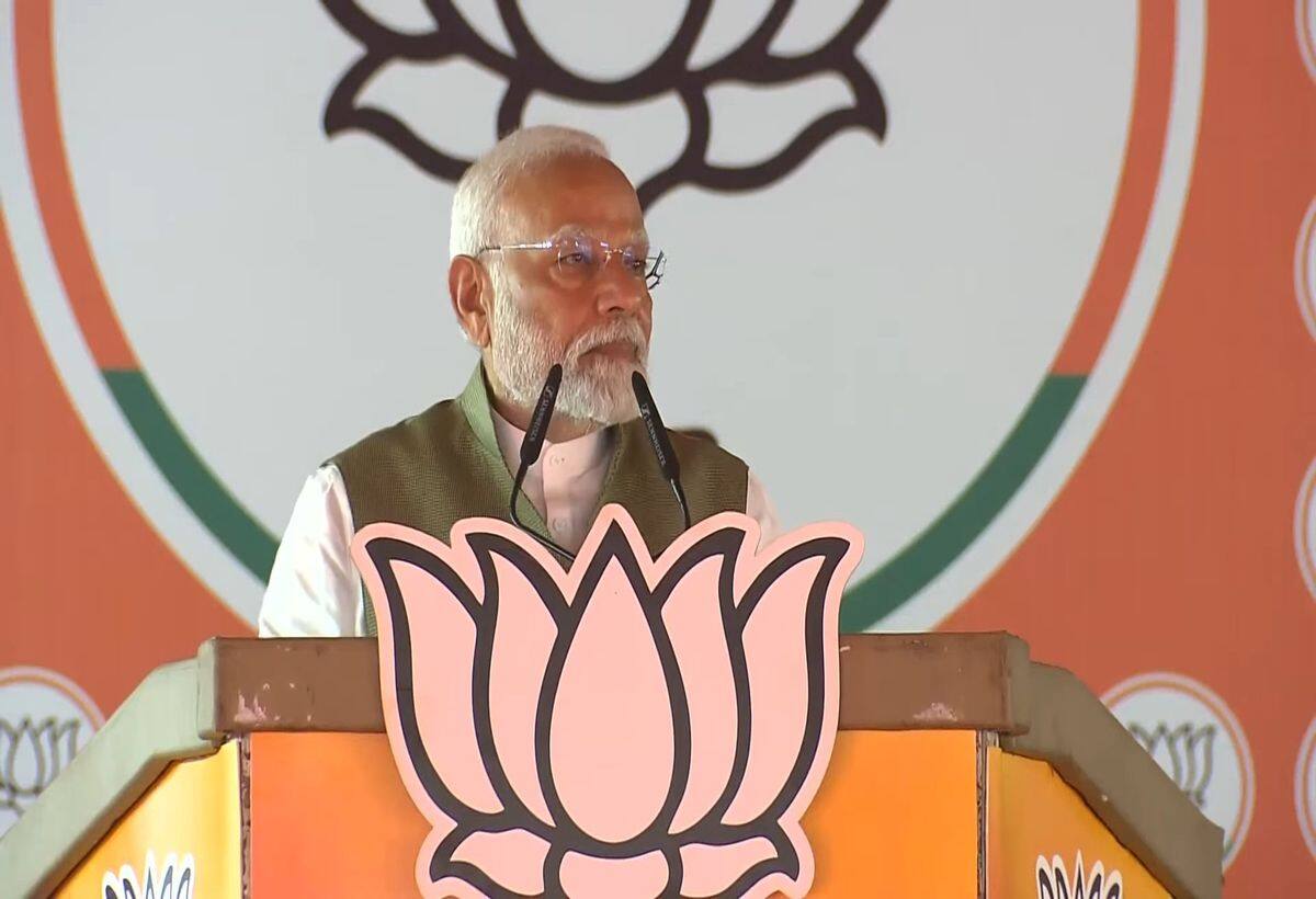 'J&K अब तीन खानदानों के शिकंजे में नहीं रहेगा': कांग्रेस, NC और PDP पर पीएम मोदी का हमला