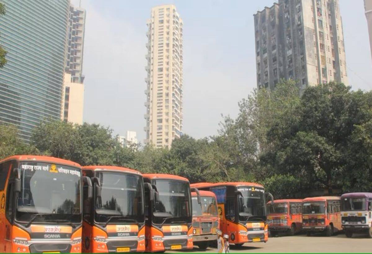 MSRTC Strike: गणपति उत्सव से पहले महाराष्ट्र में बस कर्मचारियों की हड़ताल, दूसरे दिन 251 में से 63 बस डिपो पूरी तरह बंद MSRTC Strike: गणपति उत्सव से पहले महाराष्ट्र में बस कर्मचारियों की हड़ताल, दूसरे दिन 251 में से 63 बस डिपो पूरी तरह बंद