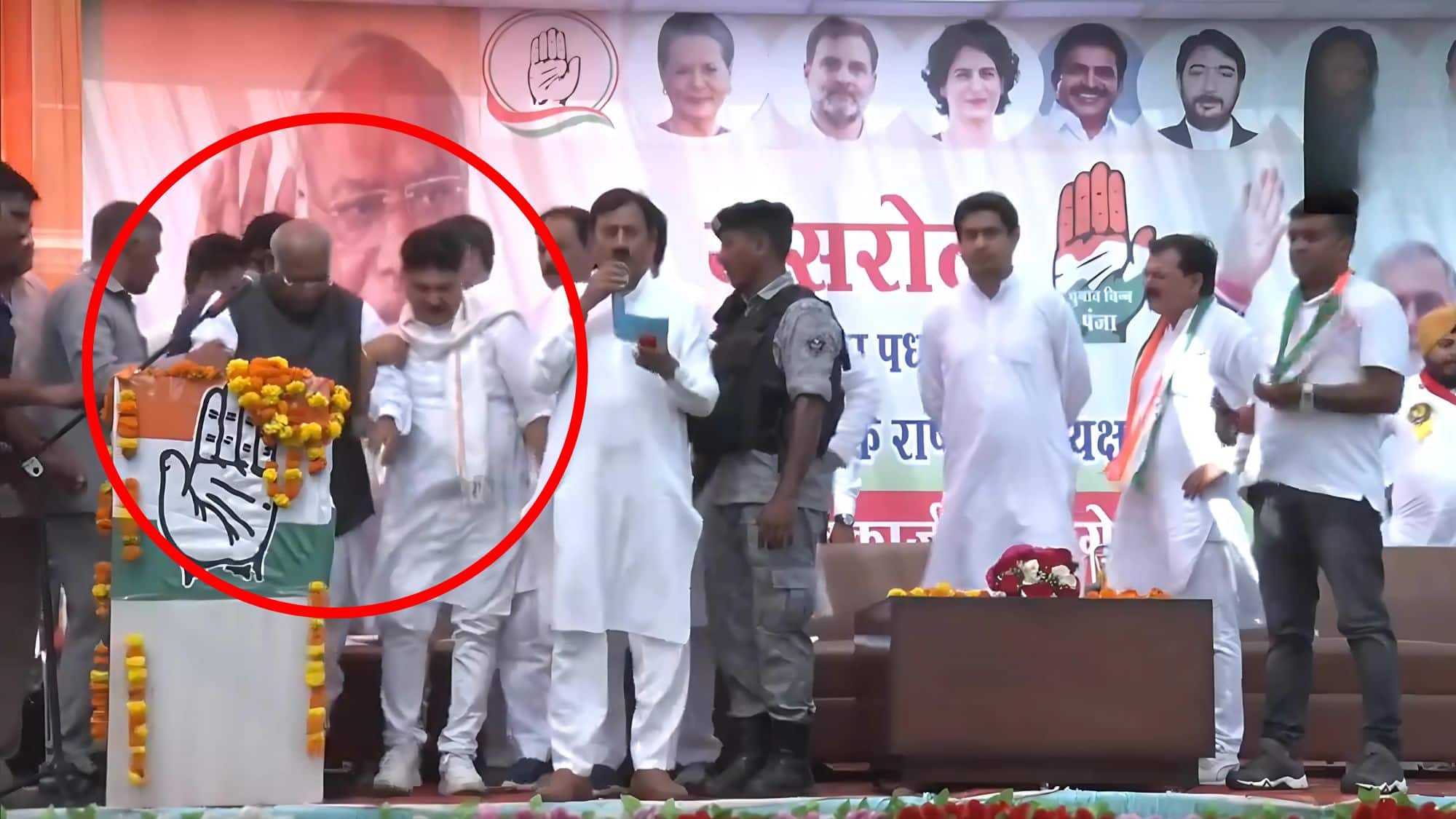 जम्मू-कश्मीर: आवाज बैठी और शरीर पड़ा सुस्त, रैली में बोलते हुए अचानक बिगड़ी कांग्रेस अध्यक्ष मल्लिकार्जुन खड़गे की तबीयत