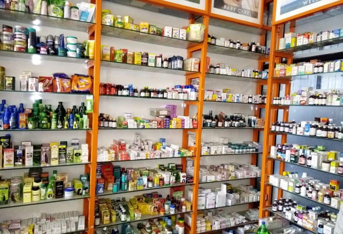 Business Idea: सरकारी पैसों से खोलें सस्ती दवाओं का मेडिकल स्टोर, रोजाना होगी बंपर कमाई