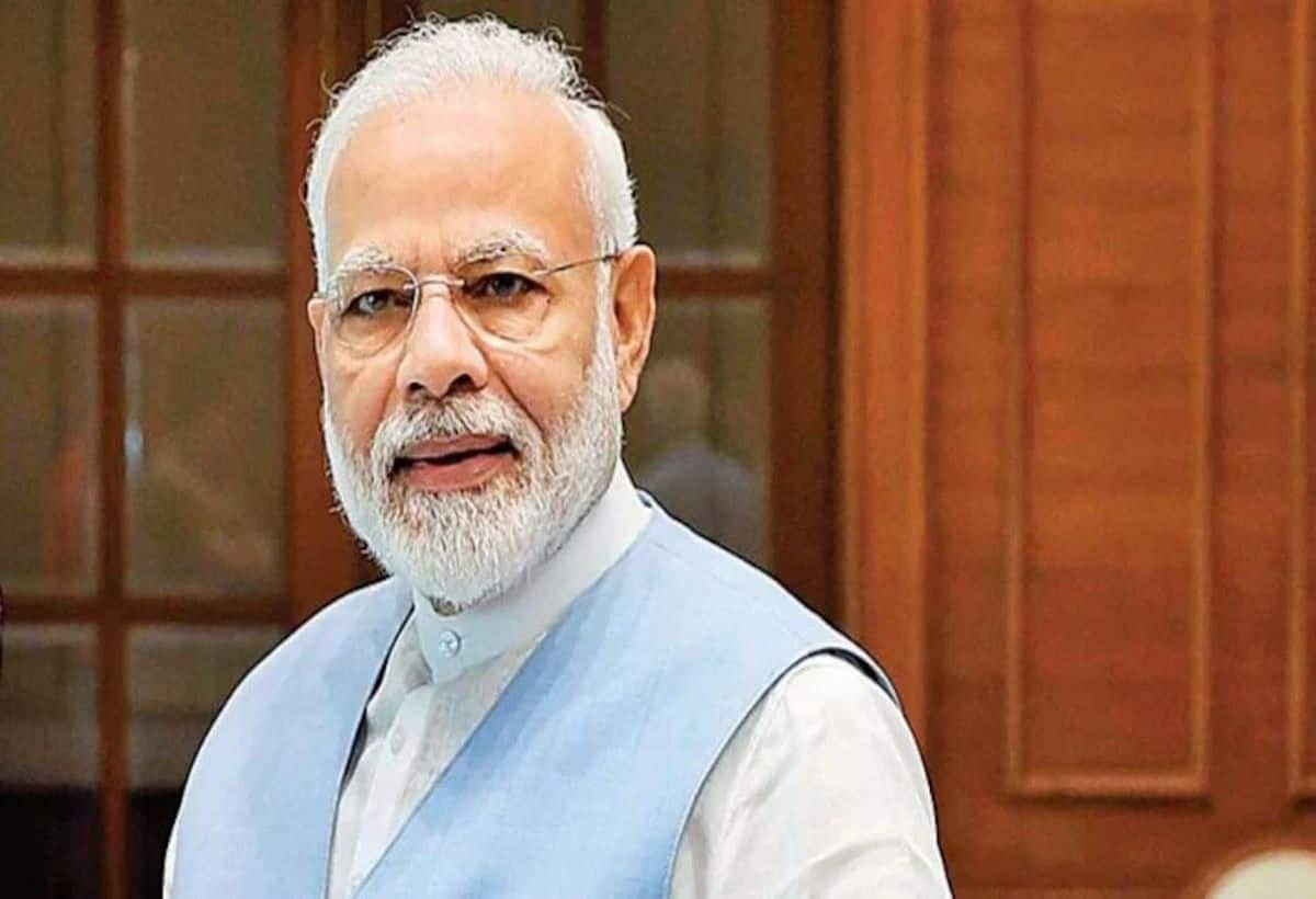 पीएम मोदी की दिवाली सौगात! 51,000 युवाओं को देंगे ज्वाइनिंग लेटर, बुजुर्गों के लिए स्वास्थ्य बीमा की करेंगे शुरुआत पीएम मोदी की दिवाली सौगात! 51,000 युवाओं को देंगे ज्वाइनिंग लेटर, बुजुर्गों के लिए स्वास्थ्य बीमा की करेंगे शुरुआत