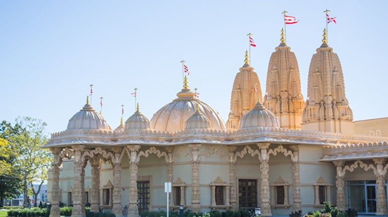 न्यूयॉर्क में BAPS स्वामीनारायण मंदिर में तोड़फोड़, भारत ने अमेरिका के सामने जताया विरोध - baps swaminarayan temple in new york vandalised indian consulate raises issue with us ...