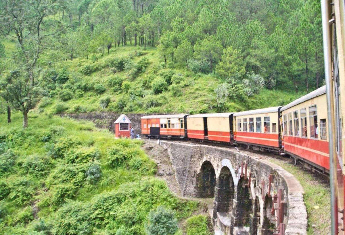 Indian Railways: रेलवे को कहां से होती है बंपर कमाई? जानकर हो जाएंगे हैरान Indian Railways: रेलवे को कहां से होती है बंपर कमाई? जानकर हो जाएंगे हैरान