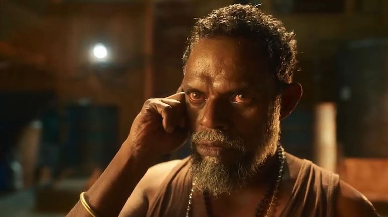 Actor Vinayakan Arrested: नशे में धुत एक्टर विनायकन गिरफ्तार, शराब पीकर एयरपोर्ट  पर कर रहे थे तांडव, वीडियो वायरल - malayalam actor vinayakan arrested at  hyderabad airport for ...