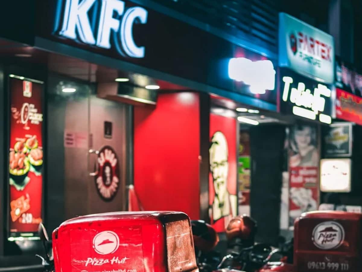 Sapphire Foods Shares: KFC और Pizza Hut की ऑपरेटर सफायर फूड्स के शेयर रॉकेट, 13% उछलकर पहुंचे रिकॉर्ड हाई पर