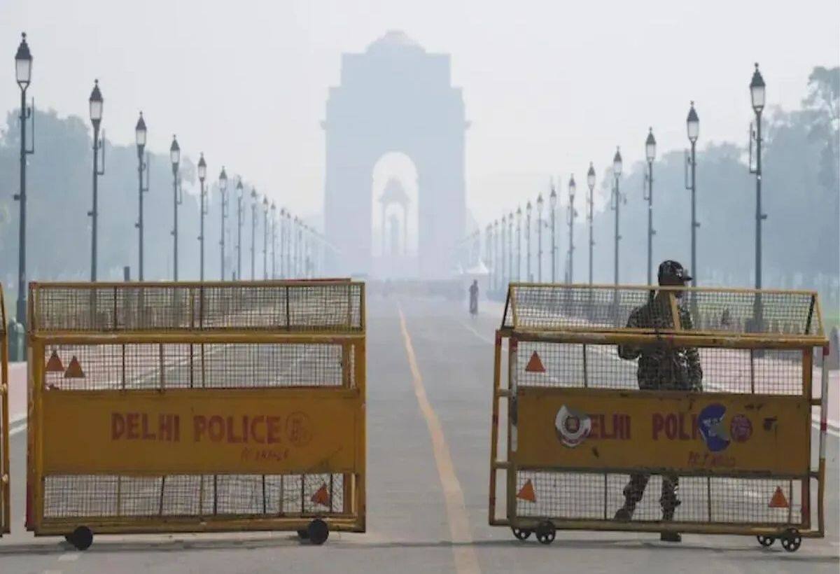 Delhi AQI Today: दिवाली से पहले दिल्ली में सांसों का संकट, एयर क्वालिटी 'बहुत खराब', AQI 300 के पार