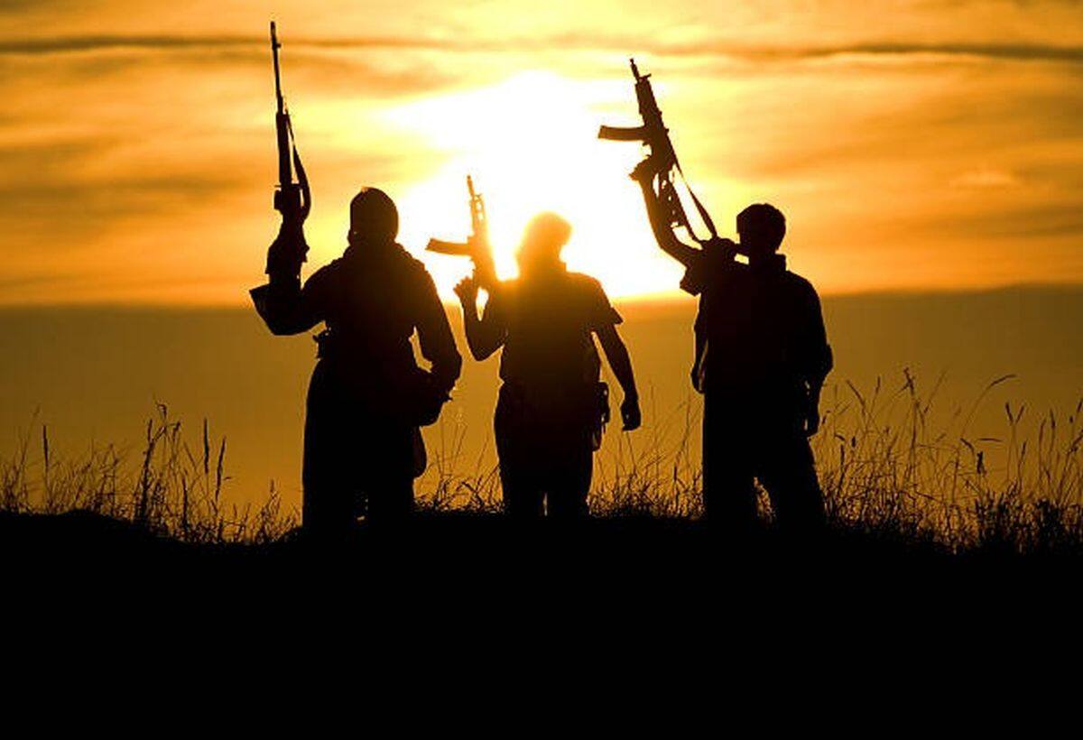 Pakistan news: SCO समिट से पहले बलूचिस्तान की कोयला खदान में भीषण हमला, 20 की मौत, 7 घायल Pakistan news: SCO समिट से पहले बलूचिस्तान की कोयला खदान में भीषण हमला, 20 की मौत, 7 घायल
