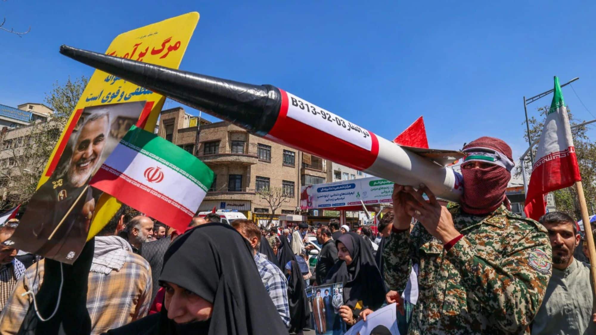Iran Israel Crisis: ईरान के पास कितना बड़ा है मिसाइलों का जखीरा, कितना मजबूत है इजरायल के मिसाइल डिफेंस सिस्टम Iran Israel Crisis: ईरान के पास कितना बड़ा है मिसाइलों का जखीरा, कितना मजबूत है इजरायल के मिसाइल डिफेंस सिस्टम