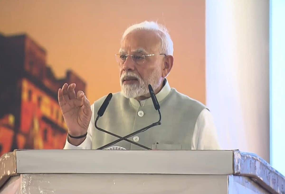 PM Modi Visit Varanasi: पीएम मोदी ने काशी में आंख के अस्पताल का किया उद्धाटन, राकेश झुनझुनवाला को किया याद