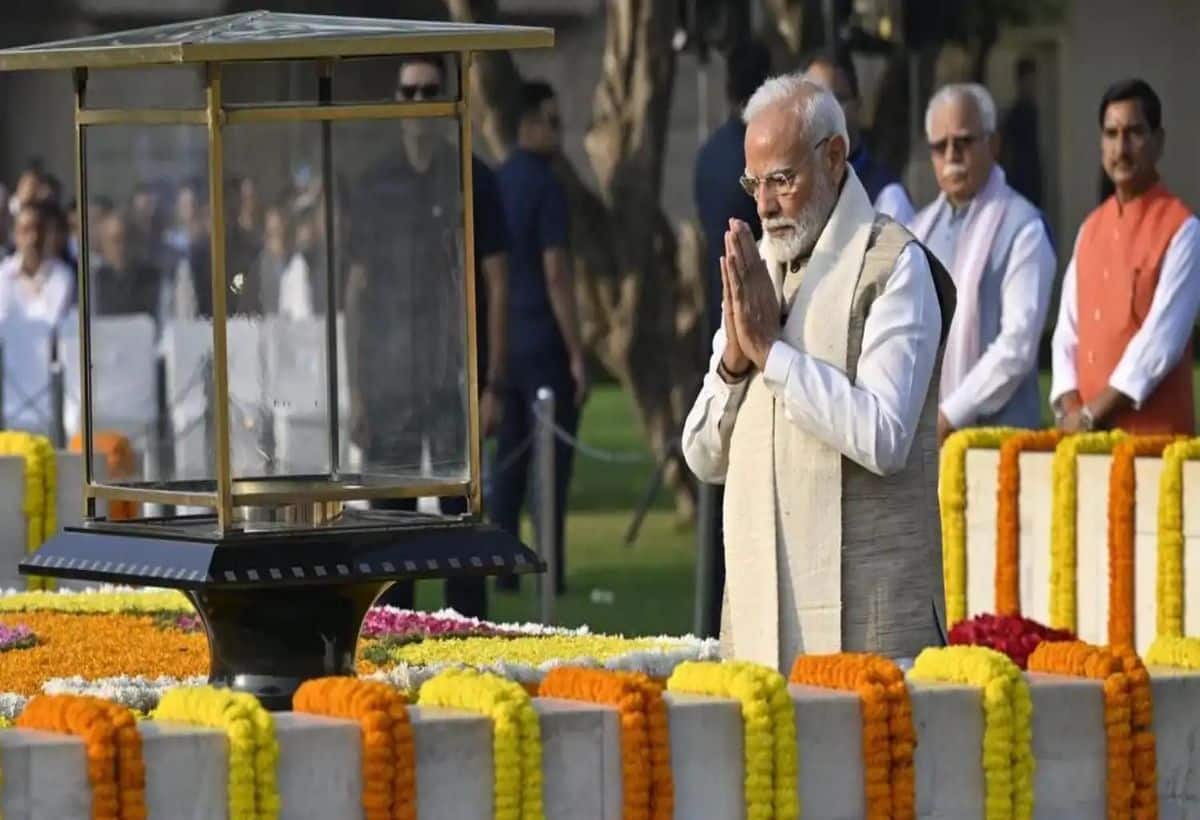 Gandhi Jayanti 2024: पीएम मोदी ने बापू और शास्त्री को दी श्रद्धांजलि, राहुल गांधी  ने भी अर्पित की पुष्पांजलि | Moneycontrol Hindi