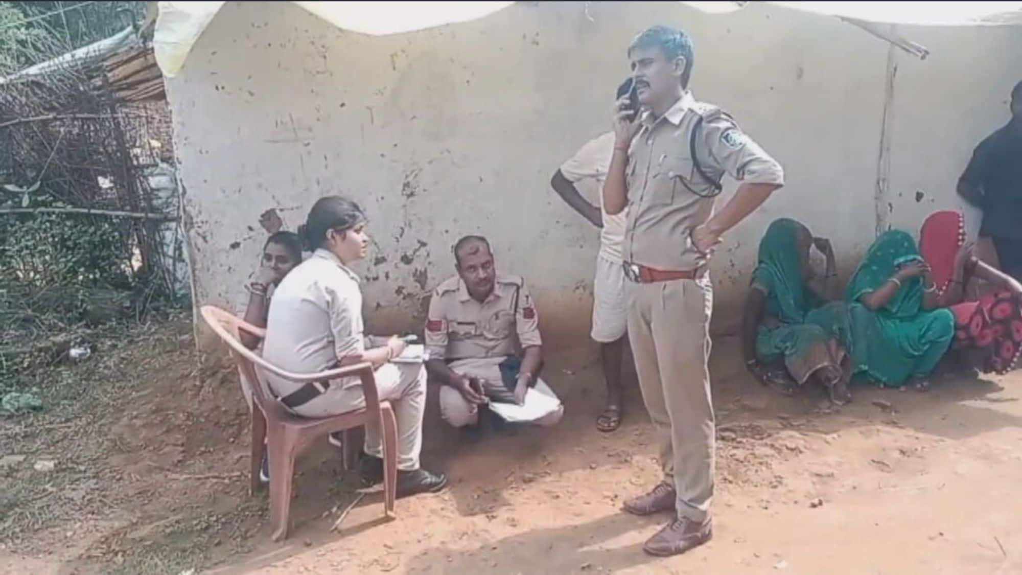 Sidhi Murder: प्रेमिका ने लगाया था रेप का आरोप, जेल से छूटने के बाद प्रेमी पहुंचा उसके घर, कर दी गई हत्या! Sidhi Murder: प्रेमिका ने लगाया था रेप का आरोप, जेल से छूटने के बाद प्रेमी पहुंचा उसके घर, कर दी गई हत्या!