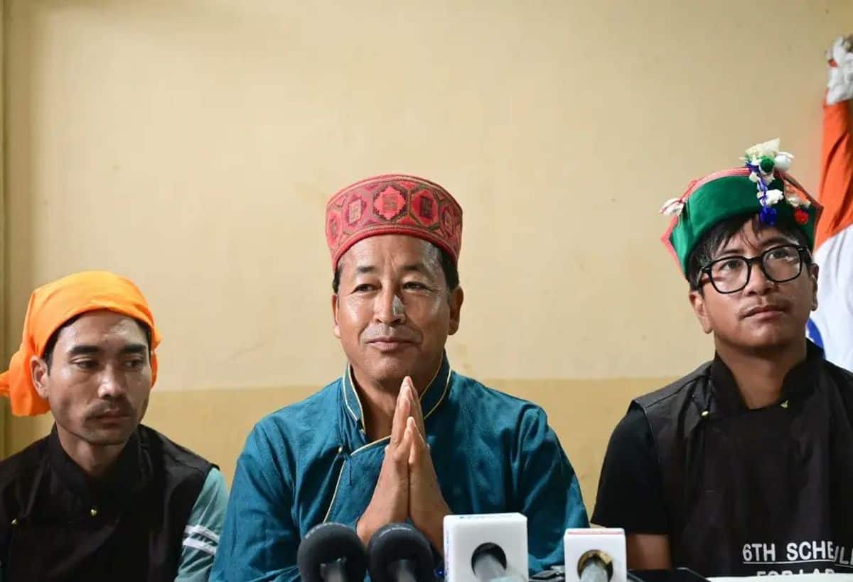 Sonam Wangchuk: जलवायु कार्यकर्ता सोमन वांगचुक रिहा! अनशन भी समाप्त, जल्द पीएम मोदी और राष्ट्रपति से होगी मुलाकात Sonam Wangchuk: जलवायु कार्यकर्ता सोमन वांगचुक रिहा! अनशन भी समाप्त, जल्द पीएम मोदी और राष्ट्रपति से होगी मुलाकात