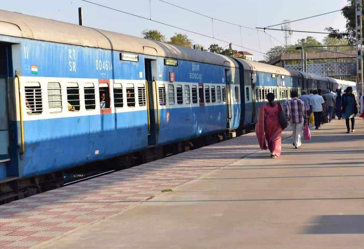 IRCTC: सिर्फ 45 पैसे में मिलेगा 10 लाख रुपये का इंश्योरेंस कवर! इन ट्रेनों के यात्री कर सकते हैं अप्लाई, सरकार ने बदले नियम