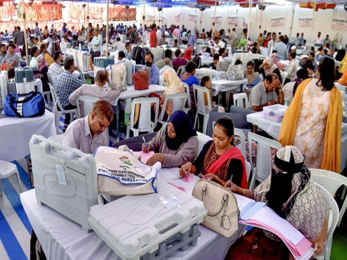 Gurgaon Vidhan Sabha Chunav Parinam 2024: गुड़गांव से बीजेपी के मुकेश शर्मा जीते, 68,045 वोटों से नवीन गोयल को दी मात