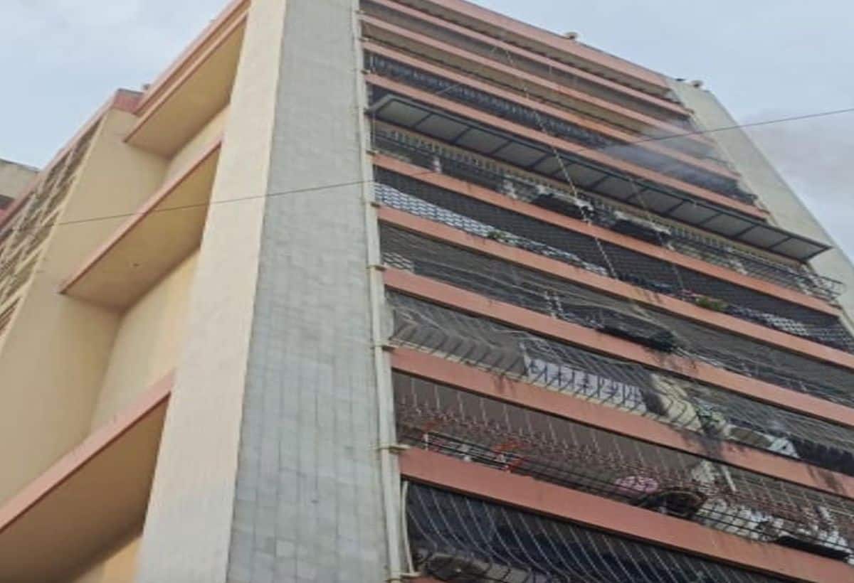 Mumbai Fire: मुंबई में लोखंडवाला कॉम्प्लेक्स की 14 मंजिला बिल्डिंग में लगी भीषण आग, 3 लोगों की दर्दनाक मौत Mumbai Fire: मुंबई में लोखंडवाला कॉम्प्लेक्स की 14 मंजिला बिल्डिंग में लगी भीषण आग, 3 लोगों की दर्दनाक मौत