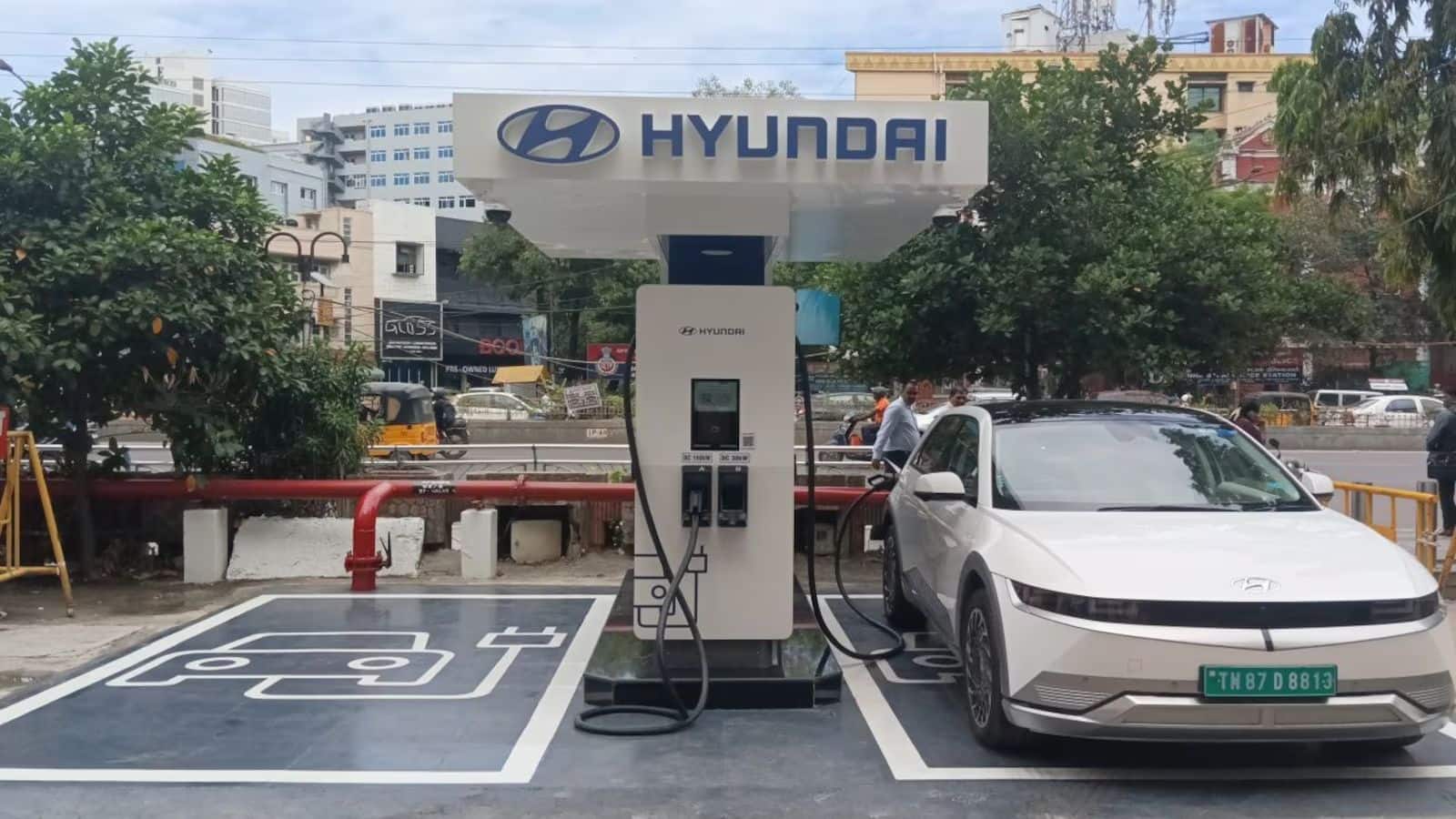 Hyundai IPO: हुंडई मोटर का शेयर उसकी पैरेंट कंपनी से भी महंगा, लेकिन क्यों? 15 अक्टूबर से खुल रहा IPO
