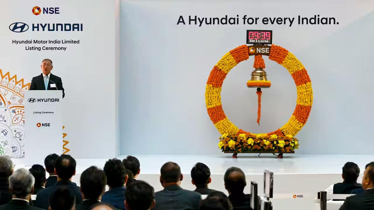Hyundai India Shares: खराब लिस्टिंग के बाद 6% गिरा भाव, अब क्या करें नए निवेशक? एक्सपर्ट्स की राय