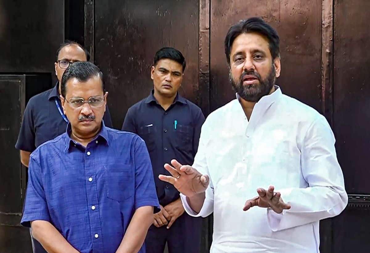 Delhi Waqf Board case: AAP विधायक अमानतुल्लाह खान को दिल्ली कोर्ट ने दी जमानत, ED कस्टडी को बताया 'अवैध'