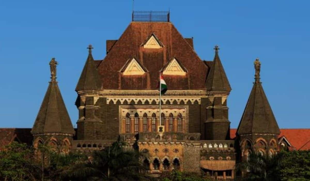 मालेगांव ब्लास्ट पर बनी फिल्म की रिलीज पर हाईकोर्ट का बड़ा फैसला, बैन पर कही ये बात मालेगांव ब्लास्ट पर बनी फिल्म की रिलीज पर हाईकोर्ट का बड़ा फैसला, बैन पर कही ये बात