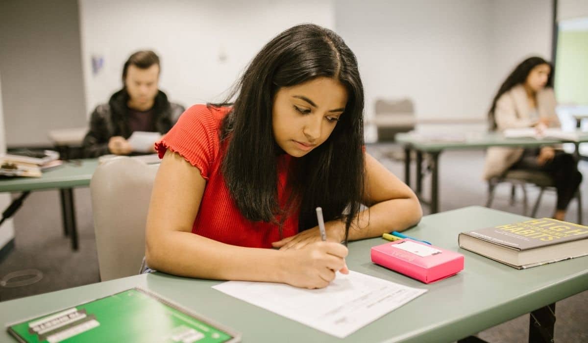 CBSE Class 12 Result 2025: मई की इस तारीख को आ सकता है CBSE 12वीं और 10वीं का रिजल्ट, ऐसे चेक करें मार्क्स