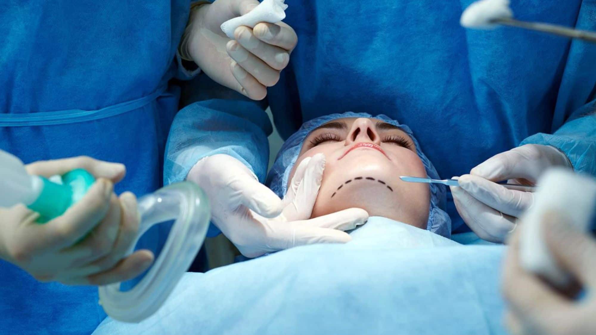 China: 24 घंटे में 6 कॉस्मेटिक सर्जरी के बाद महिला की मौत, पति ने सालों तक लड़ा मुकदमा, अब मिला मुआवजा China: 24 घंटे में 6 कॉस्मेटिक सर्जरी के बाद महिला की मौत, पति ने सालों तक लड़ा मुकदमा, अब मिला मुआवजा