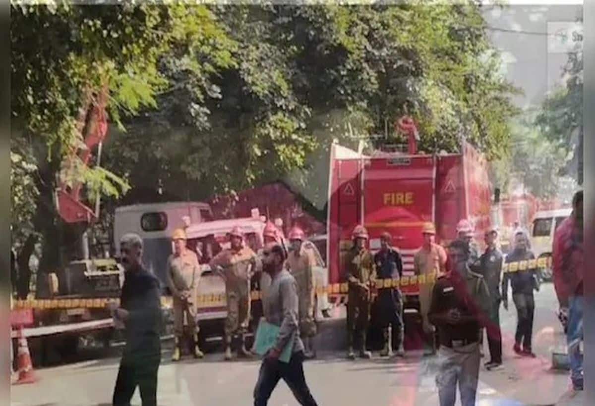 Blast In Delhi: दिल्ली के प्रशांत विहार में जोरदार धमाका, मौके पर मिला सफेद पाउडर, एक शख्स घायल