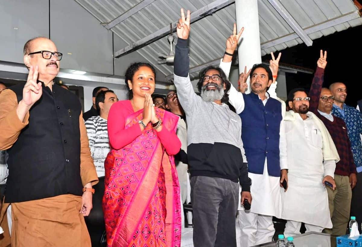 Jharkhand Results 2024 Live: हेमंत सोरेन के नेतृत्व में JMM ने झारखंड में ऐतिहासिक प्रदर्शन किया है