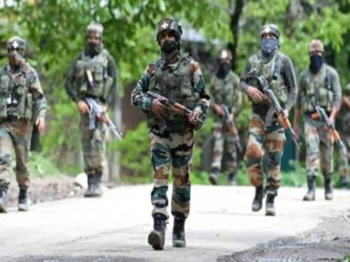Jammu-Kashmir: किश्तवाड़ में सुरक्षाबलों और आतंकियों के बीच मुठभेड़, सेना का एक जवान घायल Jammu-Kashmir: किश्तवाड़ में सुरक्षाबलों और आतंकियों के बीच मुठभेड़, सेना का एक जवान घायल