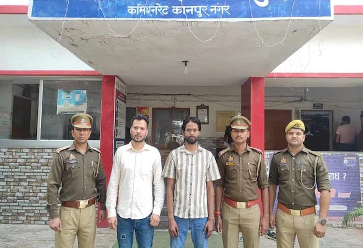 कानपुर में कोचिंग सेंटर के टीचरों की घिनौनी करतूत, नीट की तैयारी कर रही छात्रा को बंधक बनाकर 6 महीने तक किया रेप कानपुर में कोचिंग सेंटर के टीचरों की घिनौनी करतूत, नीट की तैयारी कर रही छात्रा को बंधक बनाकर 6 महीने तक किया रेप