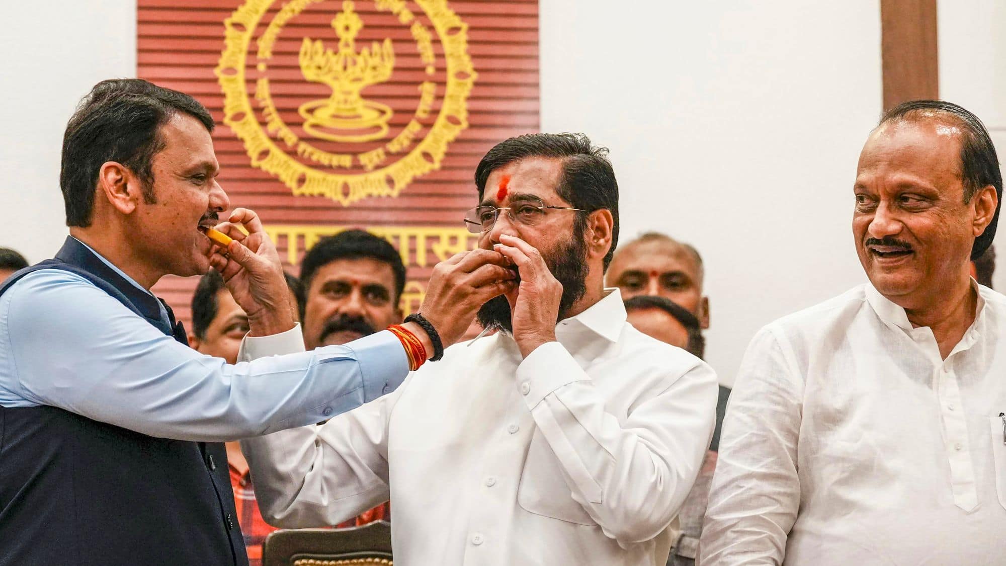 Maharashtra Chunav Result: क्या CM पद छोड़ने को तैयार होंगे एकनाथ शिंदे? बदले में मिल सकते हैं कई बड़े विभाग और डिप्टी CM का पद
