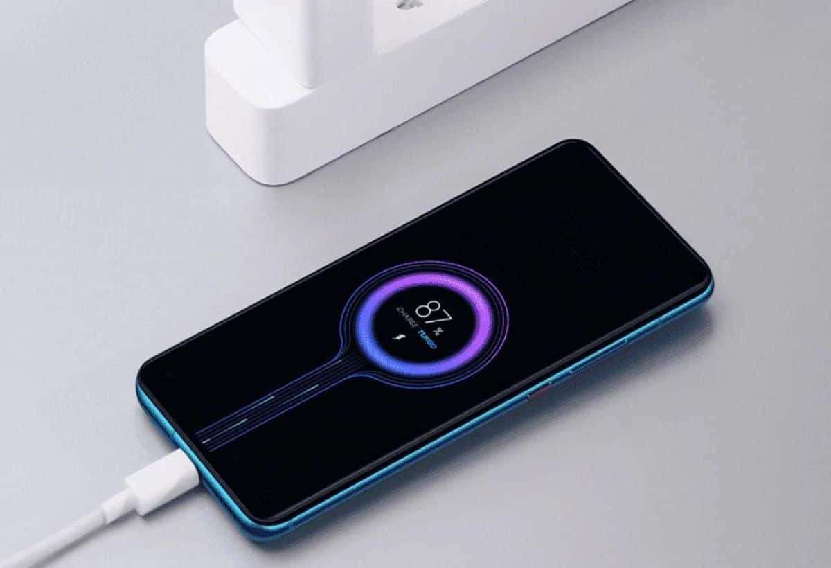 Mobile Phone Charging: फोन चार्ज करने का यह फॉर्मूला याद रखें, जिंदगी भर के लिए बैटरी की समस्या होगी खत्म