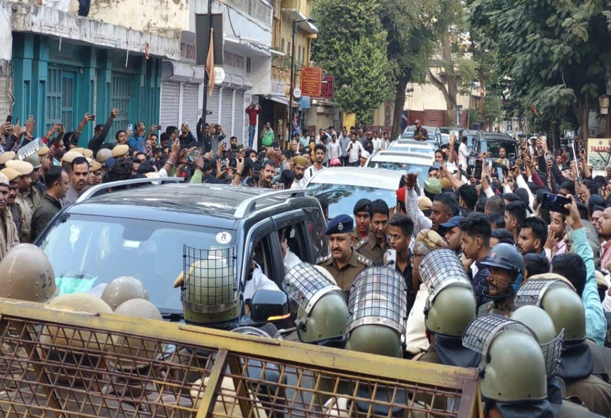 Udaipur: संपत्ति विवाद को लेकर उदयपुर पैलेस में भारी बवाल, राजपरिवार के दो परिवारों के बीच पथराव