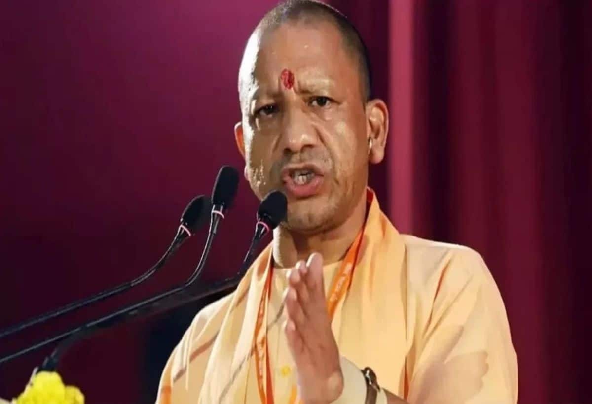 CM योगी आदित्यनाथ को फातिमा खान ने दी जान से मारने की धमकी, महाराष्ट्र पुलिस ने हिरासत में लिया