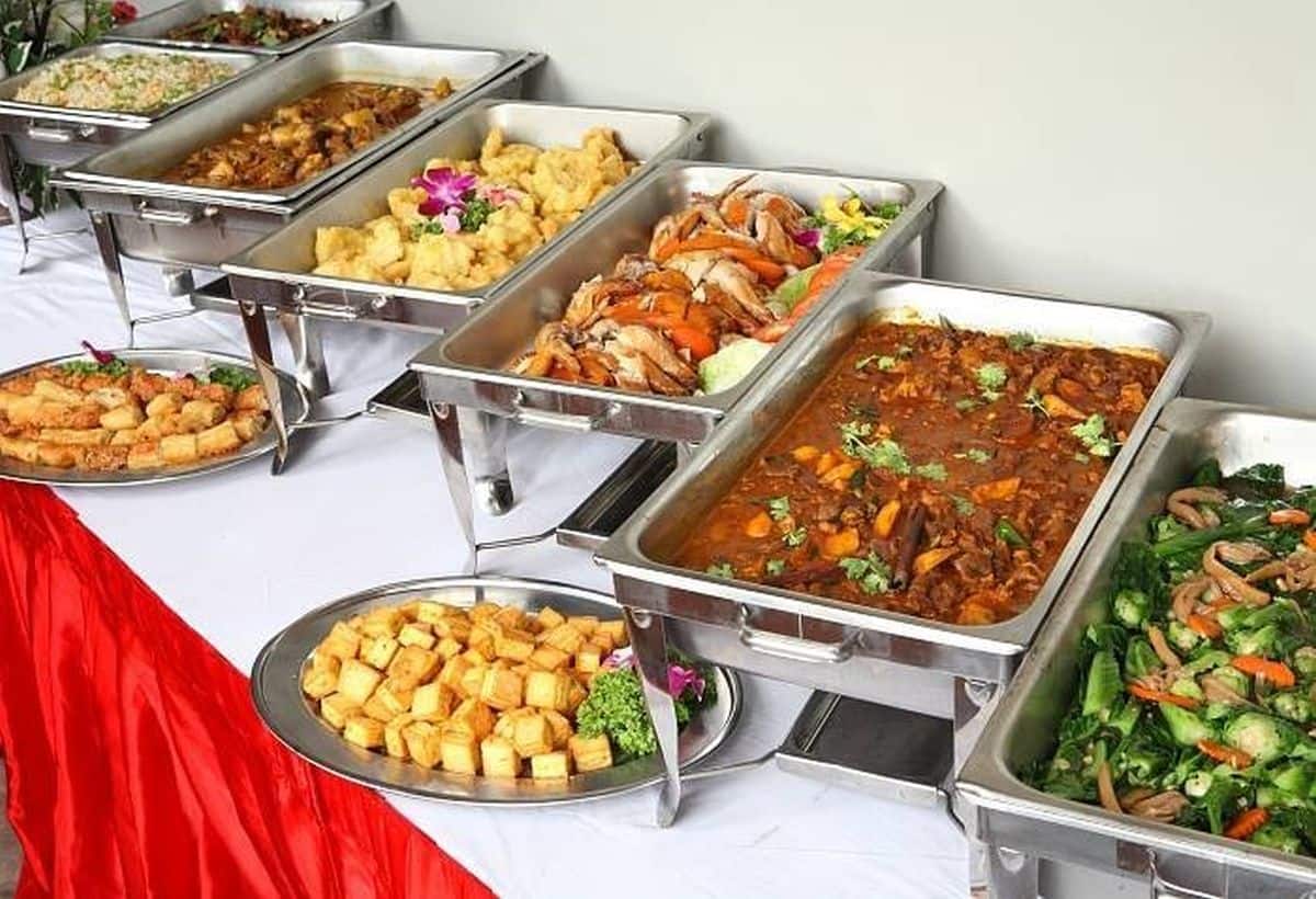 Business Idea: कैटरिंग का बिजनेस कर देगा मालामाल, ऐसे करें शुरू