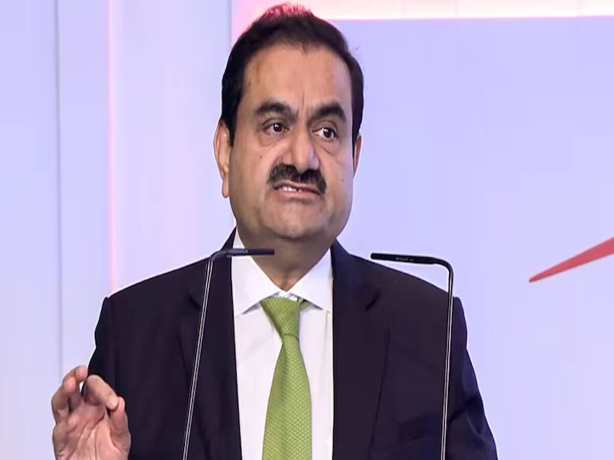 Adani Group में अपनी होल्डिंग्स का रिव्यू करेगी GQG Partners, गौतम अदाणी पर रिश्वत के आरोपों से शेयरों में झेल रही बड़ी मार