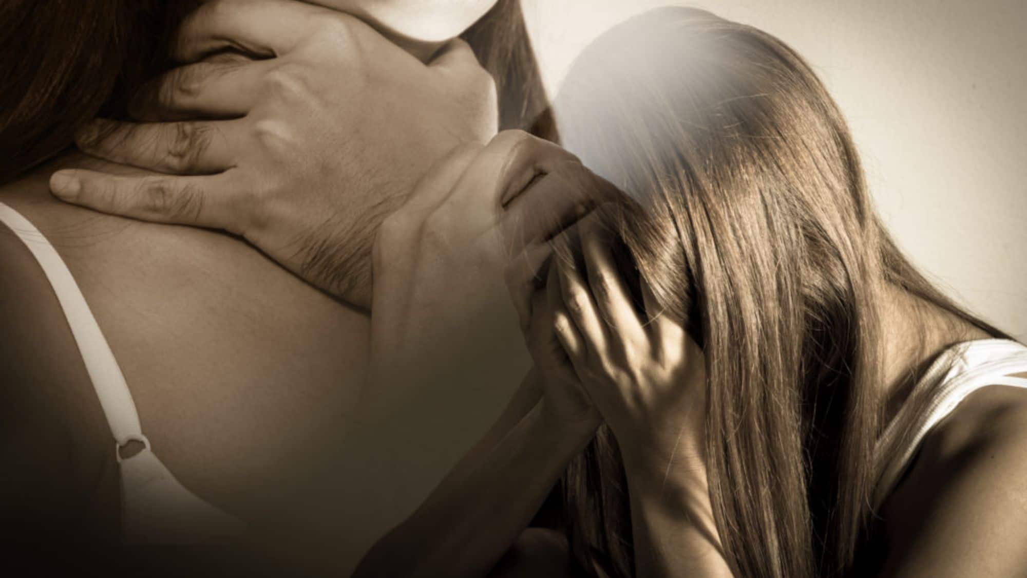 महिला ने Kiss करने से किया मना, तो गुस्साए सहकर्मी ने गला दबाकर उतारा मौत के घाट!