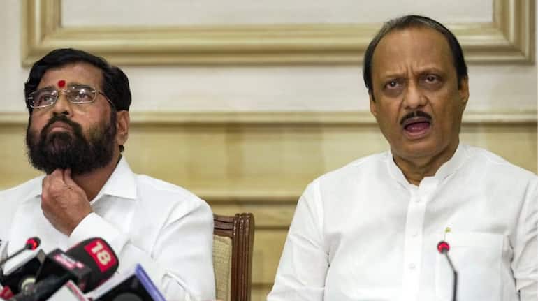 Maharashtra Elections 2024: महाराष्ट्र में राजनीति के दो गद्दारों की जीत, अजीत पवार को शरद से ज्यादा सीटें, शिंदे को उद्धव से ज्यादा सीटें