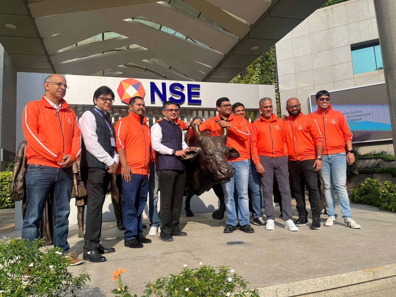 Orange is the new black: ब्लू-ब्लैक नहीं, ऑरेंजमय सेरेमनी; Swiggy की लिस्टिंग पर दिखा अलग माहौल Orange is the new black: ब्लू-ब्लैक नहीं, ऑरेंजमय सेरेमनी; Swiggy की लिस्टिंग पर दिखा अलग माहौल