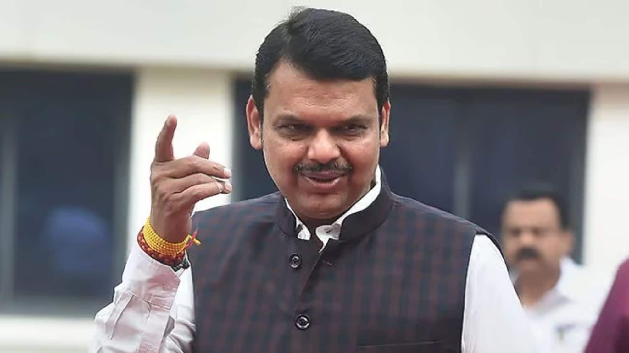 समंदर लौटकर वापस आया... 80 घंटे के CM, उप मुख्यमंत्री और फिर वापसी, देवेंद्र फडणवीस के राजनीतिक जीवन में कितने आए उतार-चढ़ाव